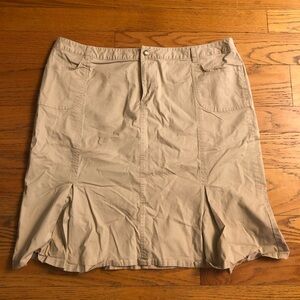 Avenue stretch mini skirt, size 20